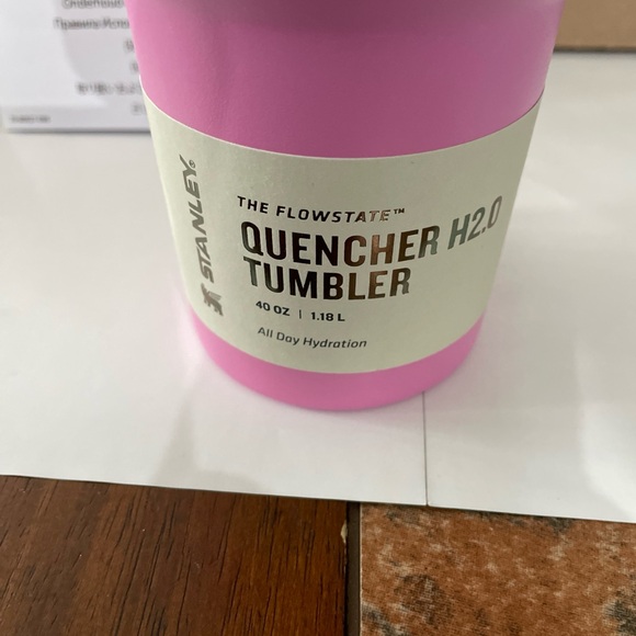 Stanley Pink Peony 40 oz The Flowstate Quencher H2.0 Tumbler - Picture 5 of 9